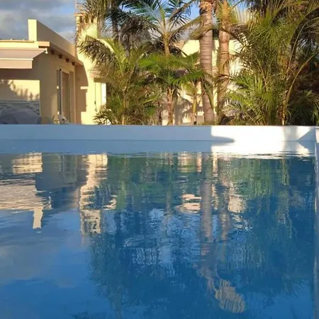 Bayton House Villa *