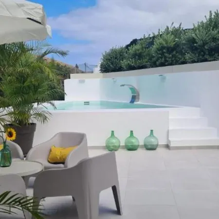 Bayton House Villa