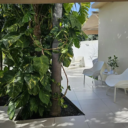 Villa Bayton House