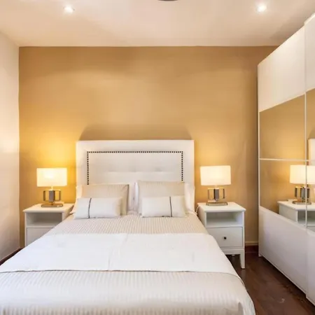Bayton House Villa *