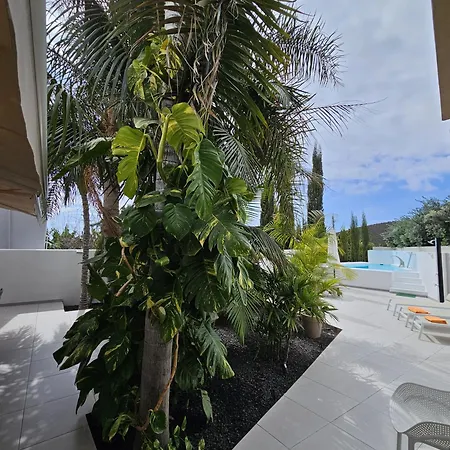 Bayton House Villa *